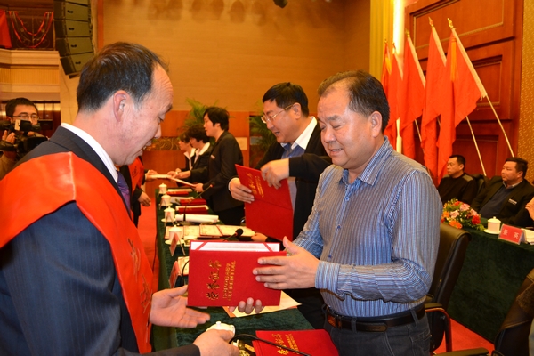 公司表彰了2011年度先進(jìn)集體 先進(jìn)個人及優(yōu)秀管理者